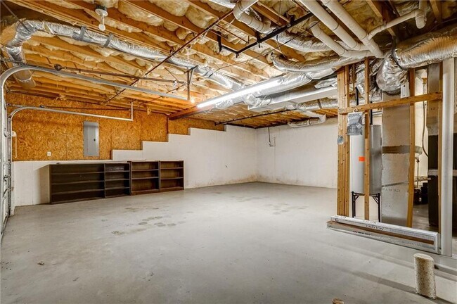 Building Photo - 701 Longview St