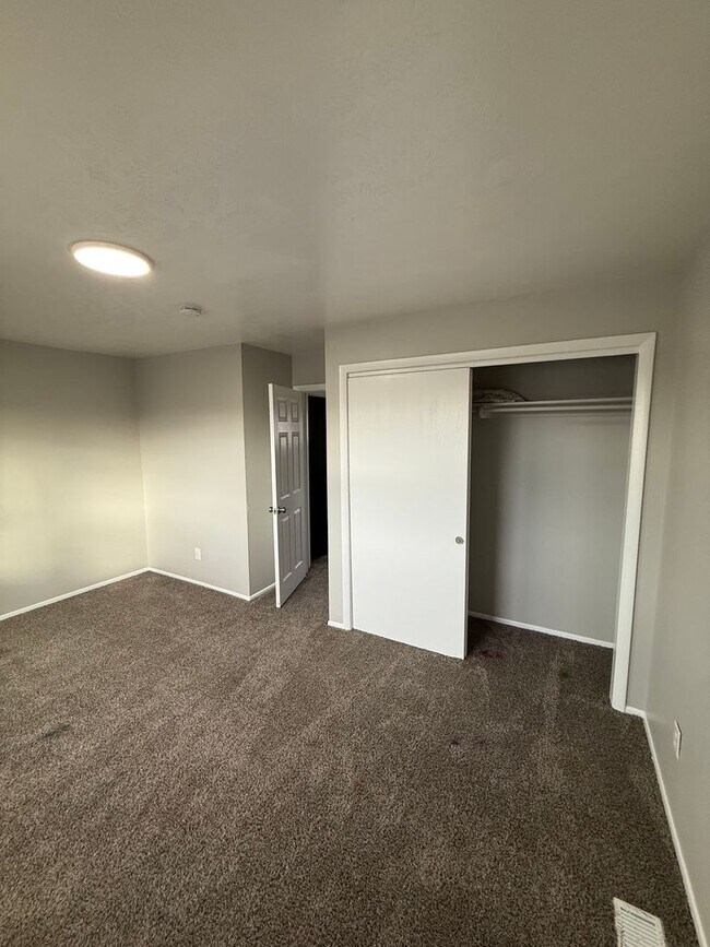 Building Photo - 14086 E 22nd Pl