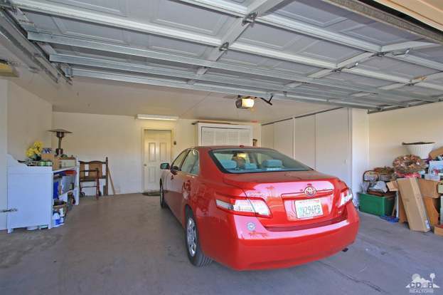 Building Photo - 76975 Roadrunner Dr