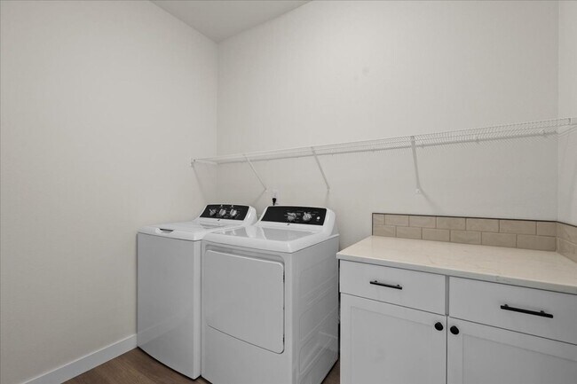 Building Photo - Spacious 4-Bedroom Home with Modern Comforts