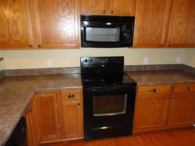 Building Photo - 6878 Coopers Hawk Trl