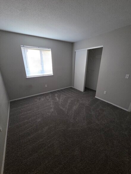 Building Photo - 3223 Schuetzen Ln