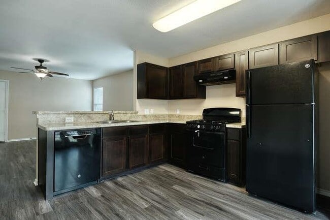 Building Photo - 244 Langely