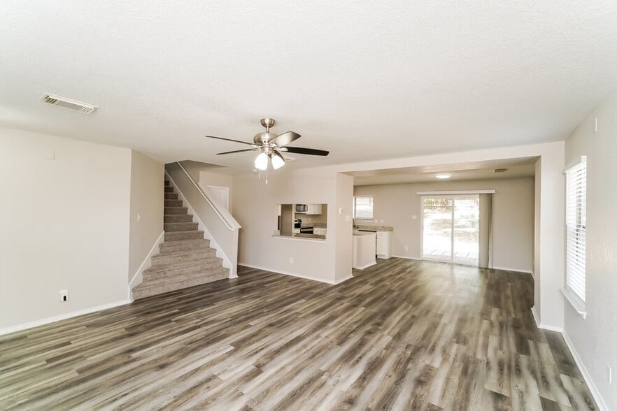 Building Photo - 14430 Bowhill Glen