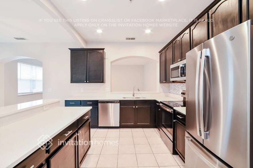 Building Photo - 14233 Turning Leaf Dr