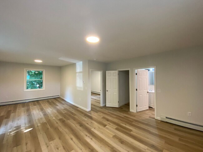 Building Photo - 359 Nashua St