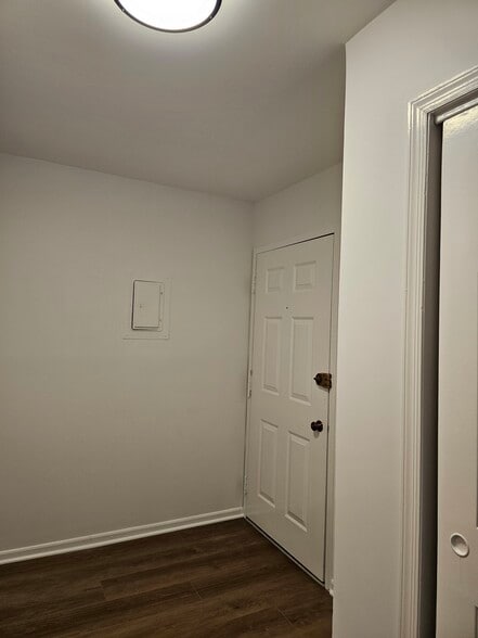 Building Photo - 50 Aiken St