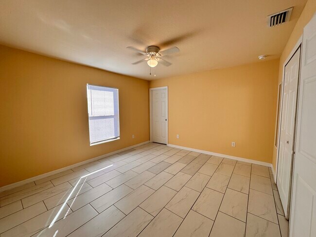 Building Photo - 280 SW 3rd Terrace