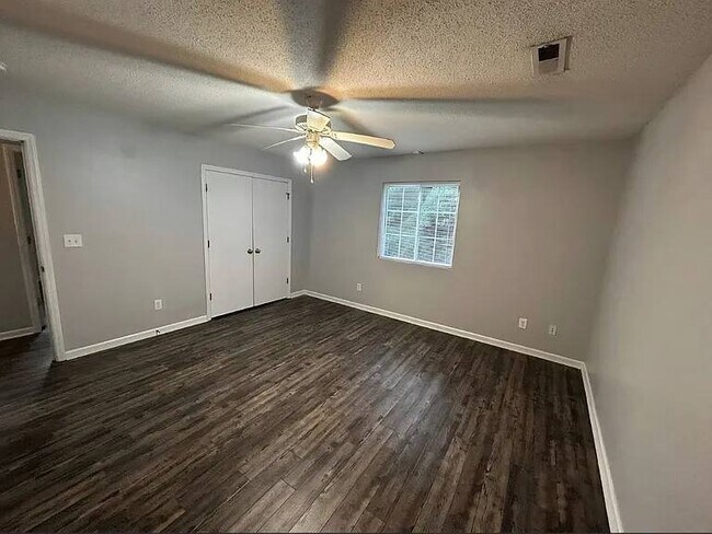 Building Photo - 3216 Bowers Ave