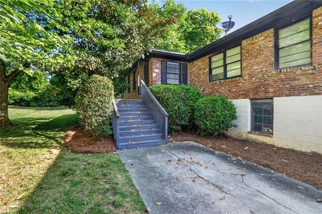 Building Photo - 3086 Caldwell Rd NE