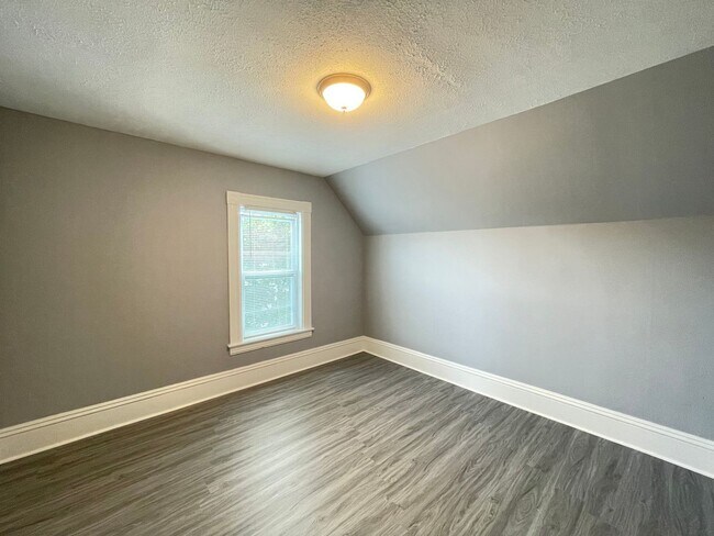 Building Photo - 357 Wilson St