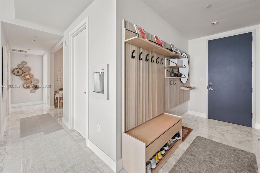 Building Photo - 1451 Brickell Ave