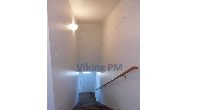 Building Photo - 3010-923-947