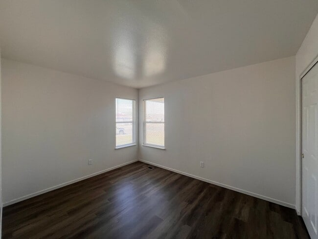 Building Photo - Cute Home in Donner Trail Estates.