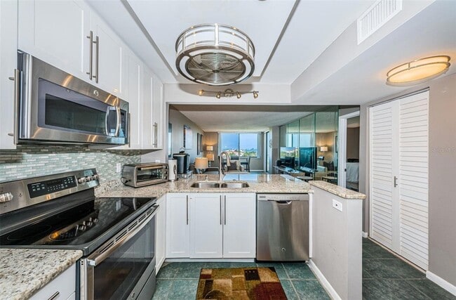 Building Photo - 6104 Palma Del Mar Blvd S