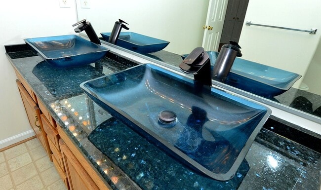 Building Photo - Harbourview Community