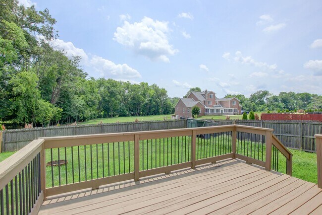 Building Photo - 716 Cavalier Dr