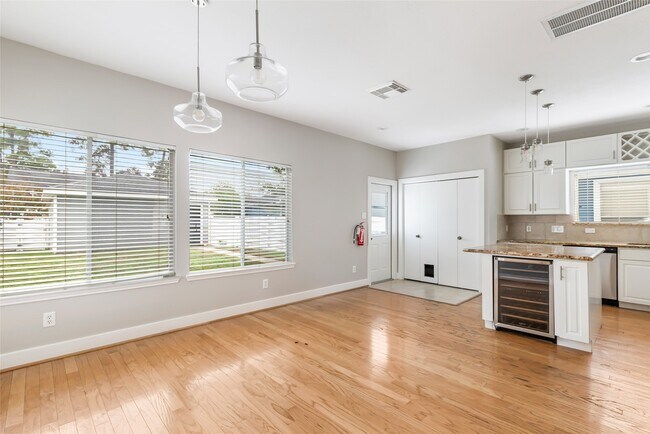 Building Photo - 18631 Atasca Oaks Dr