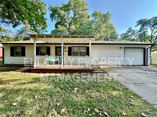 Primary Photo - 1815 E Gary St
