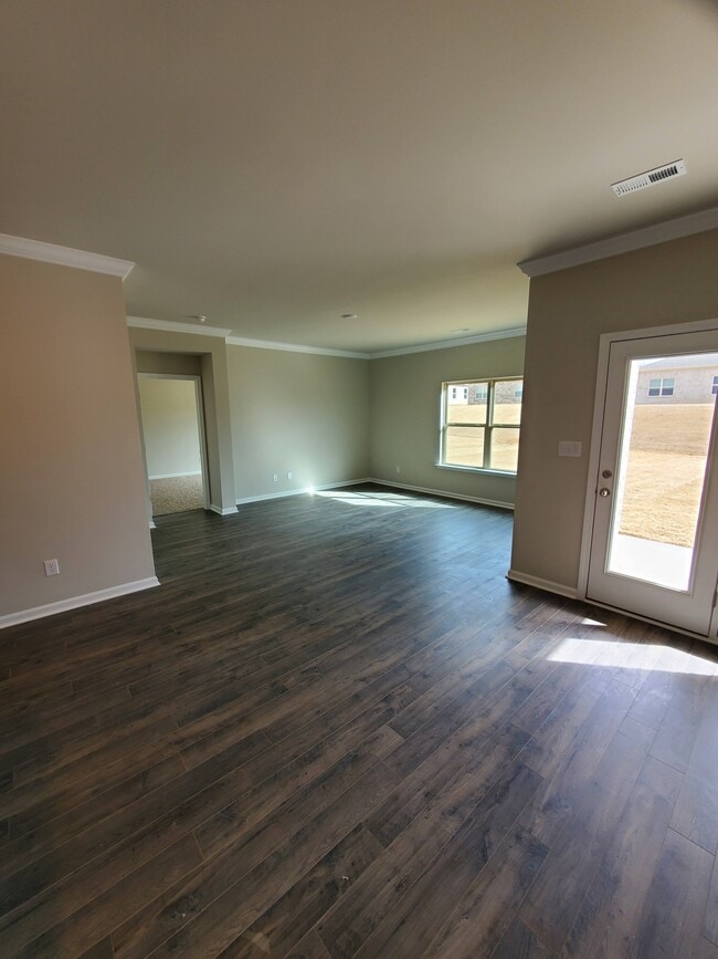 Building Photo - 235 Ivyleaf Dr