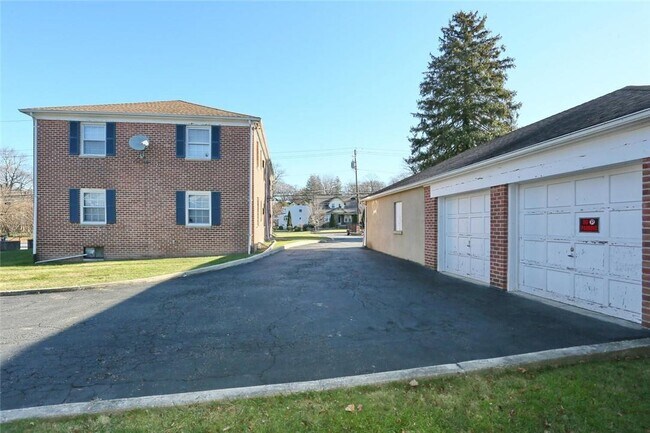 Building Photo - 1 Rockland Ave