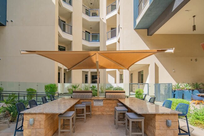 Building Photo - 15501 N Dial Blvd