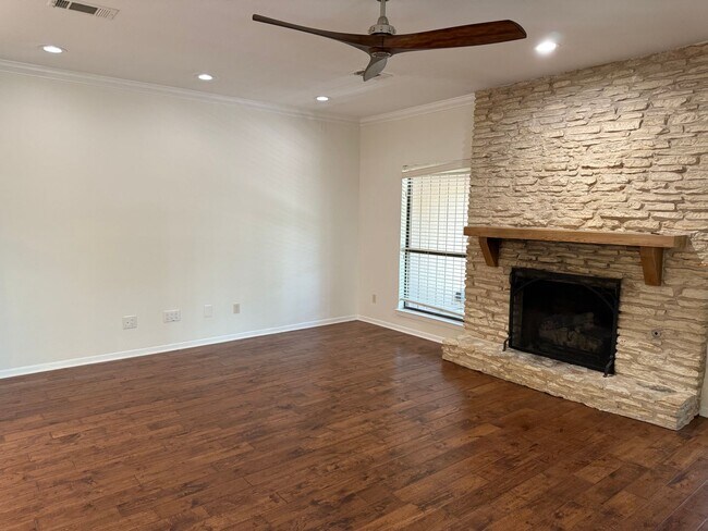 Building Photo - 9106 Rockcrest Cir