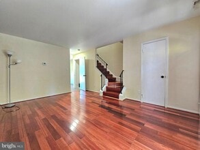 Building Photo - 8561 Southlawn Ct