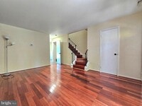 Building Photo - 8561 Southlawn Ct