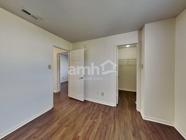 Building Photo - 10286 Butler Dr