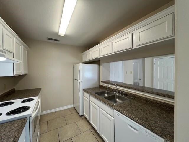 Building Photo - 2720 Camelot Dr