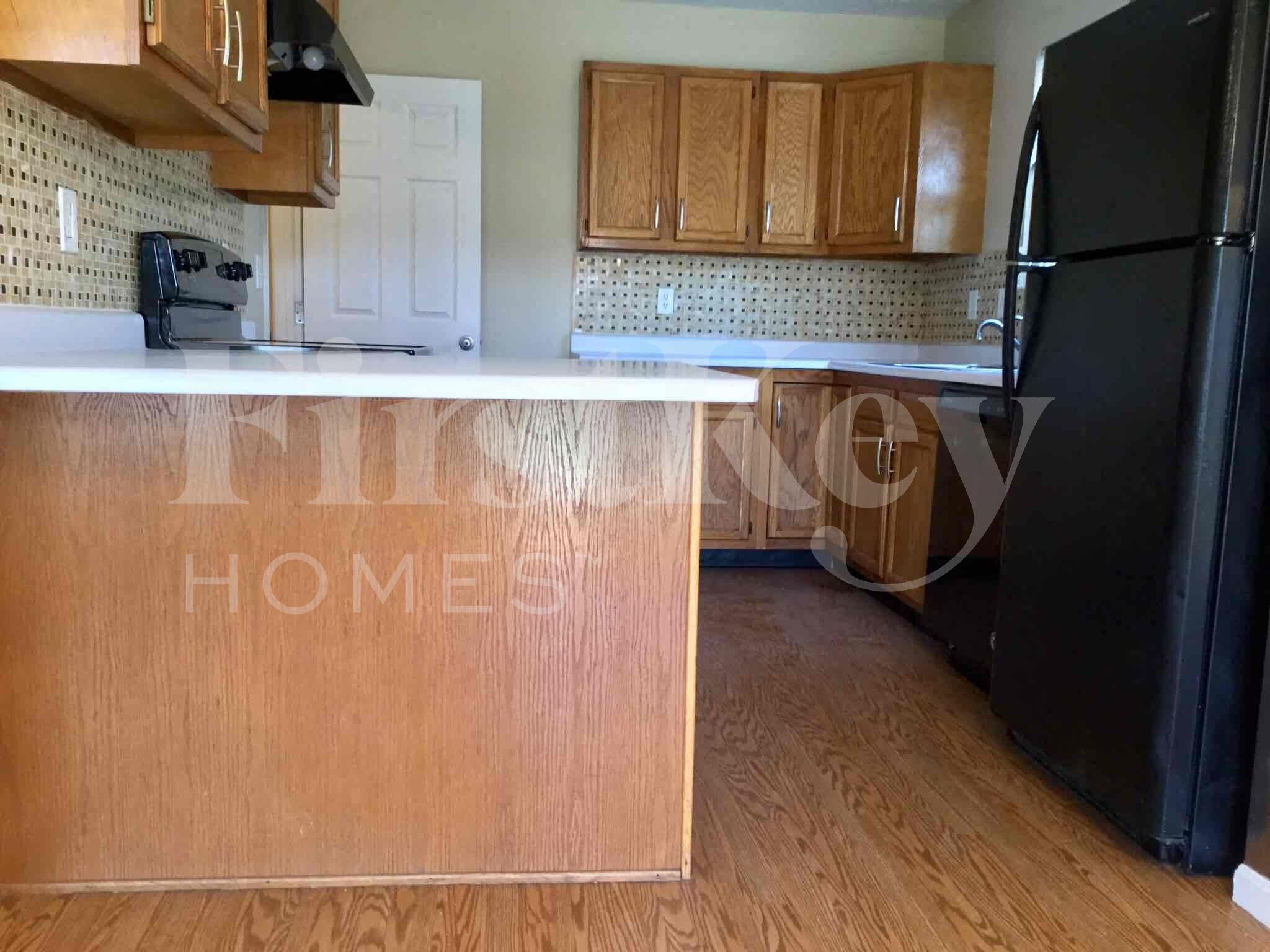 Building Photo - 687 Bobolink Ct