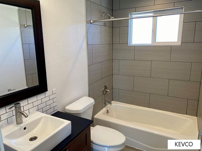 Building Photo - 1747-1759 E 16th St