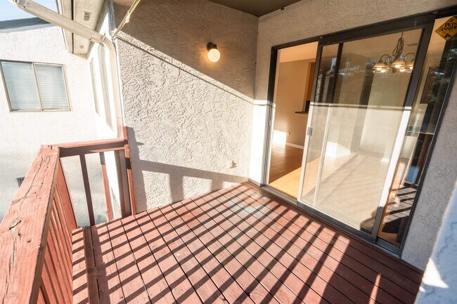 Building Photo - 1335 Airport Dr