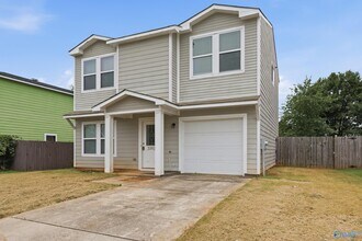 Building Photo - 3262 Lakeland Dr SW