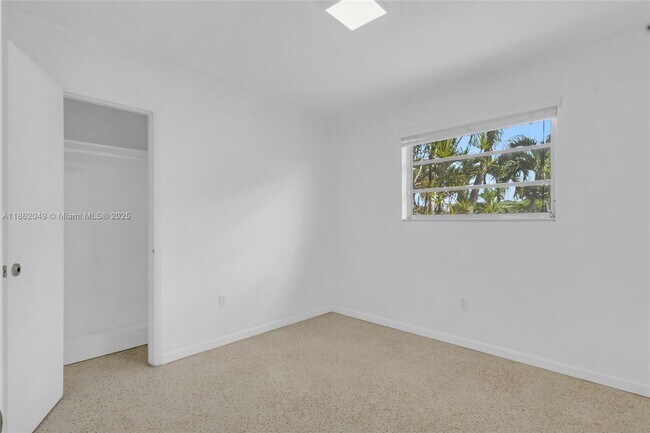 Building Photo - 9250 SW 31st Terrace