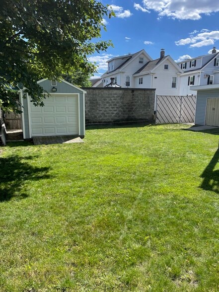 Shared Yard - 12 Berkeley St