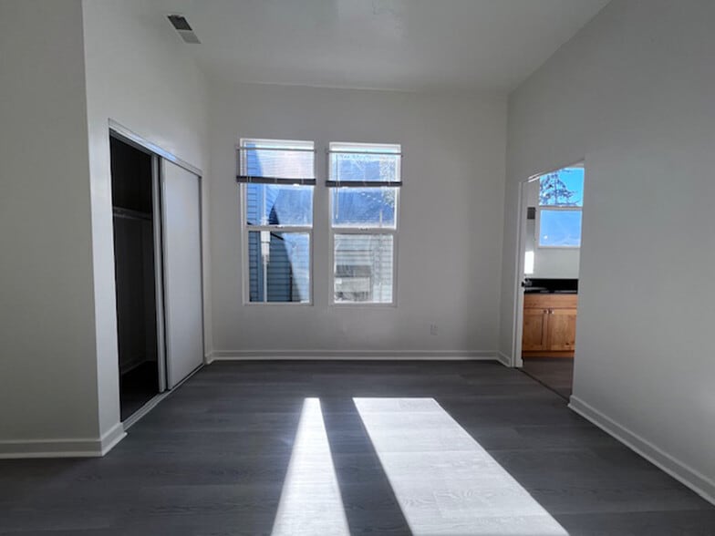 Building Photo - 1039 Peralta St