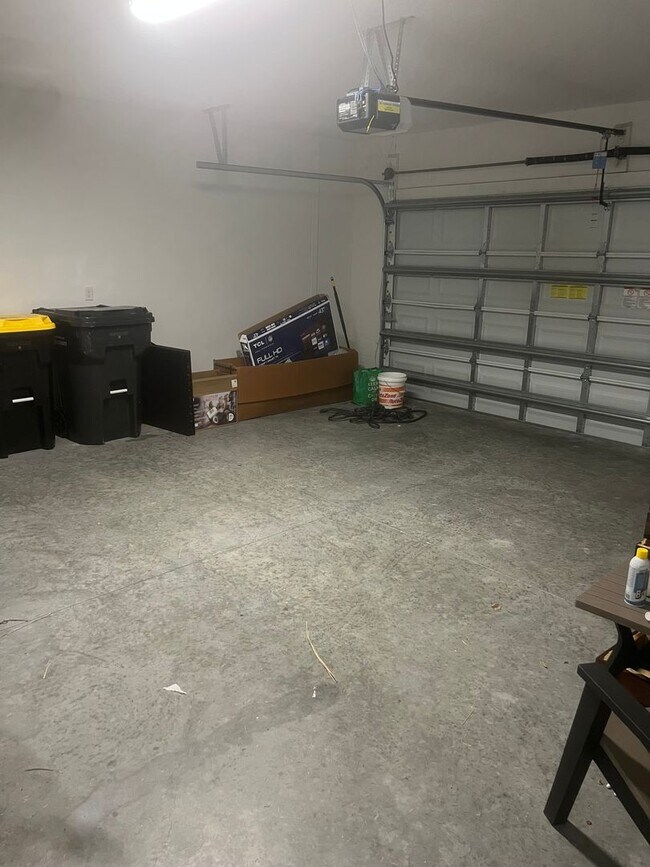 Building Photo - Spacious 5BR House in Winter Haven