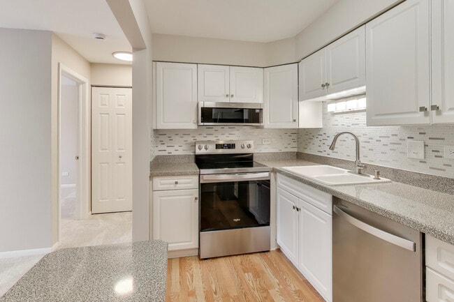 Building Photo - 613 Central Rd