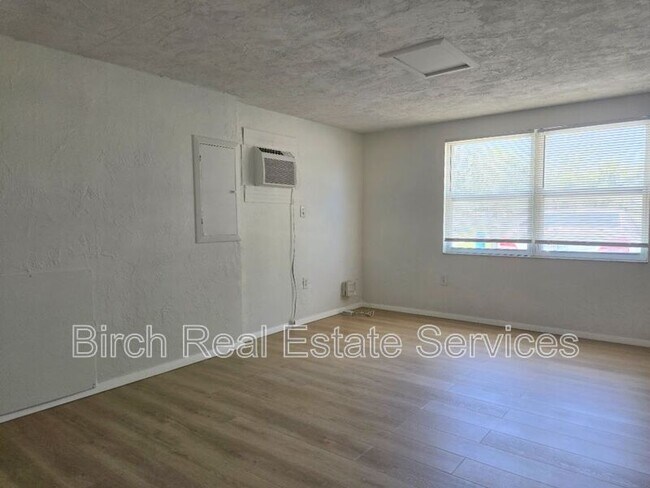 Building Photo - 3200 Peterborough St