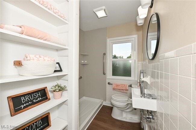 Building Photo - 357 E Paige Ave