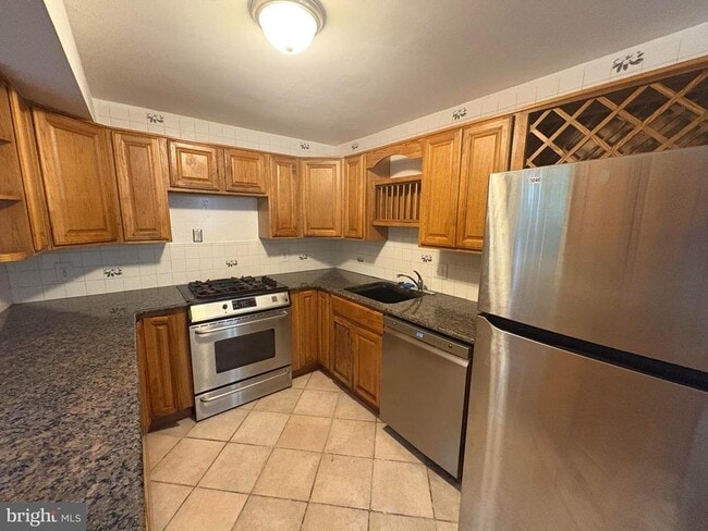Building Photo - 4513 Squiredale Square