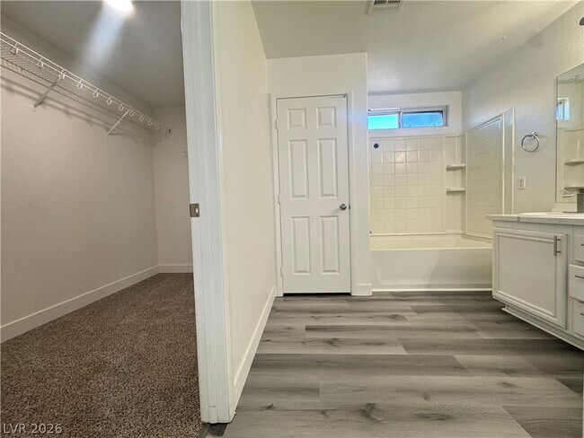 Building Photo - 6339 W Silver Ribbon Ct