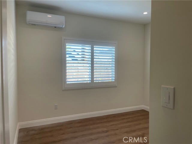 Building Photo - 9546 E Live Oak Ave