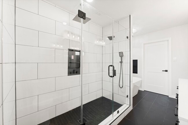 Building Photo - 2535 Southwick St