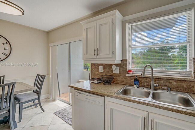 Building Photo - 222 SW 1st St