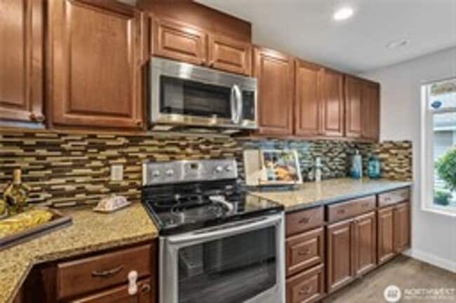 Building Photo - 2Bd/2.25Ba Kent Condo