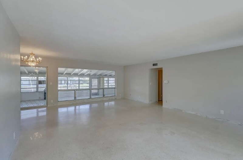 Building Photo - 2041 Coral Reef Dr
