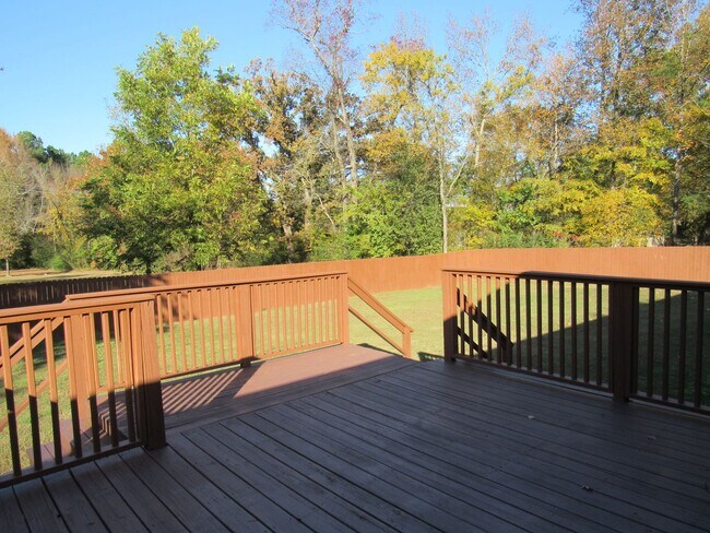 Building Photo - Contact Peggy 501 676 1758